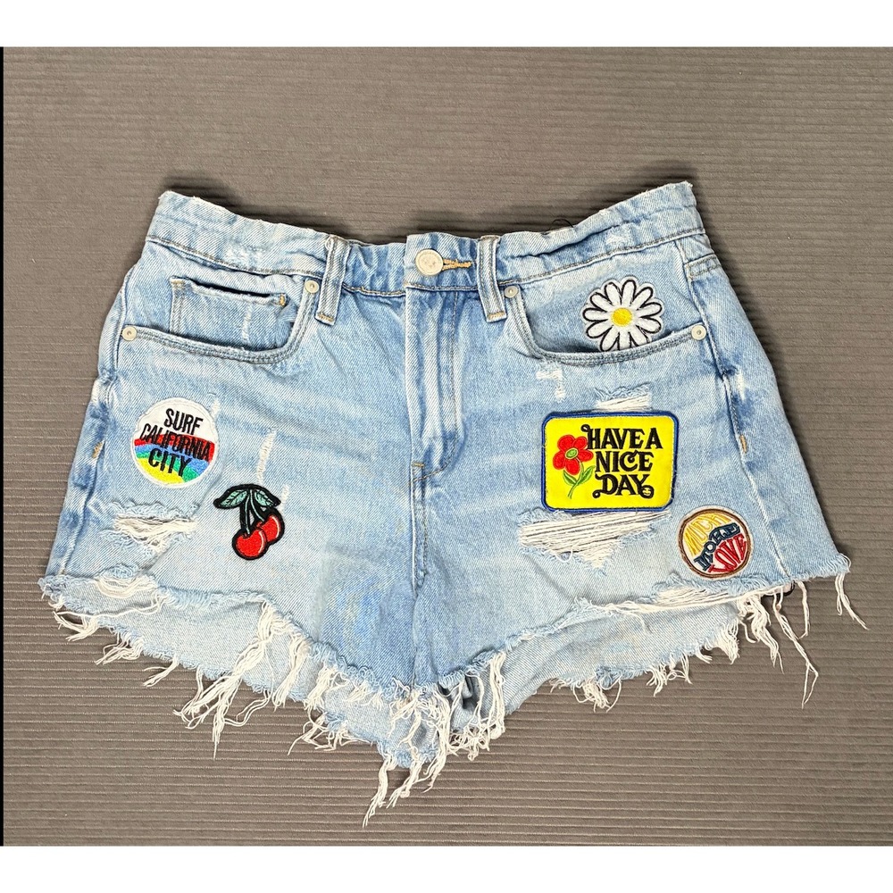 BLANKNYC The Barrow Denim Shorts Women 26 Light Wash Cotton Distressed Patches